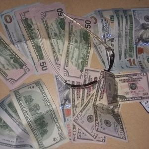 Meet your Posher, Ezell